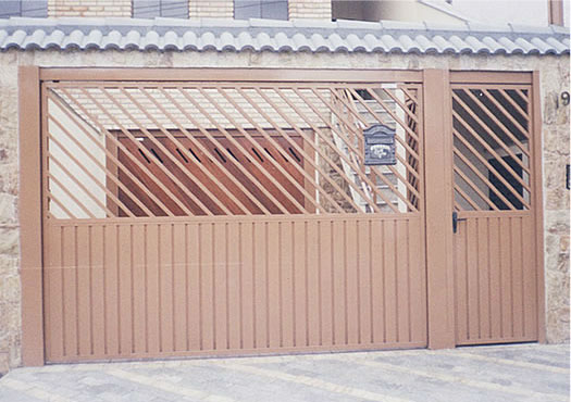 Portões de lambril em aço galvanizado