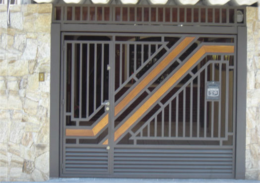 ATM 13 aço tubular com madeira