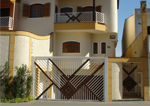 ATM 14 aço tubular com madeira